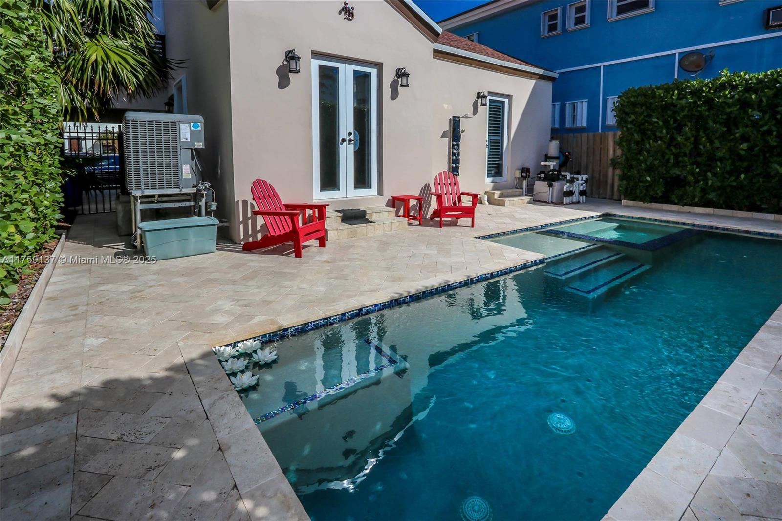 HOLLYWOOD BEACH - Residential
