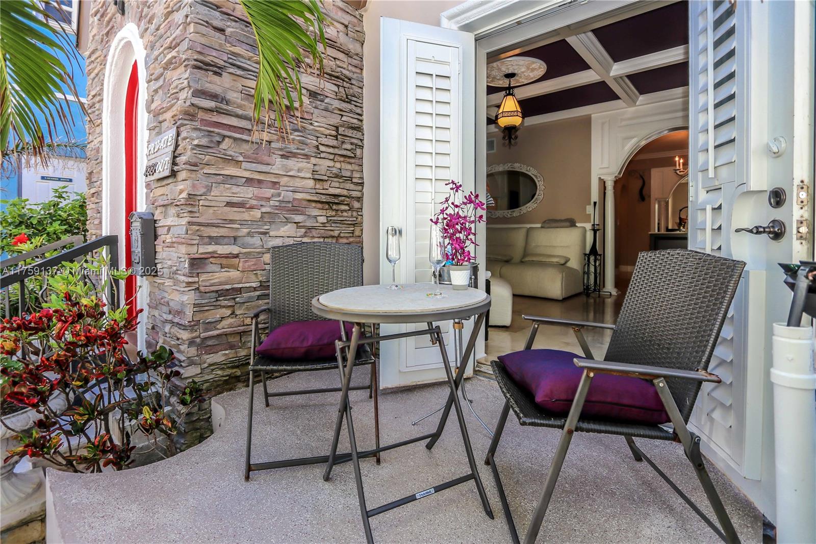 HOLLYWOOD BEACH - Residential