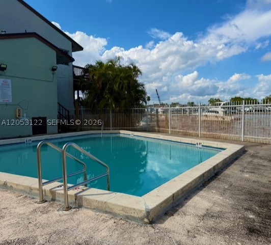 RIVER CLUB TOWNHOUSE COND - Residential