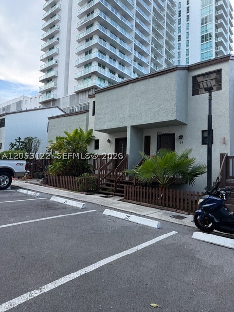 RIVER CLUB TOWNHOUSE COND - Residential