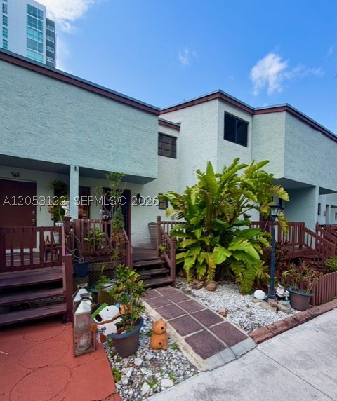 RIVER CLUB TOWNHOUSE COND - Residential