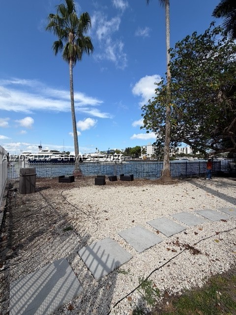 RIVER CLUB TOWNHOUSE COND - Residential