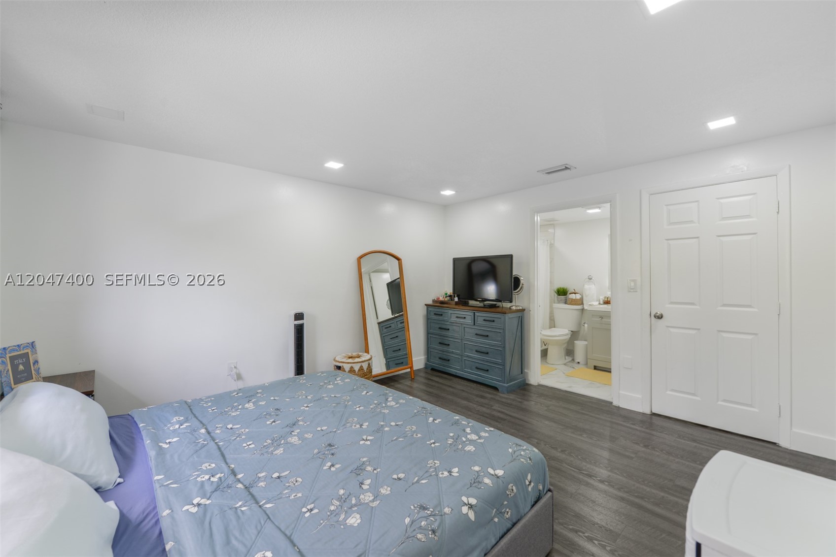 WATERVIEW CONDO - Residential