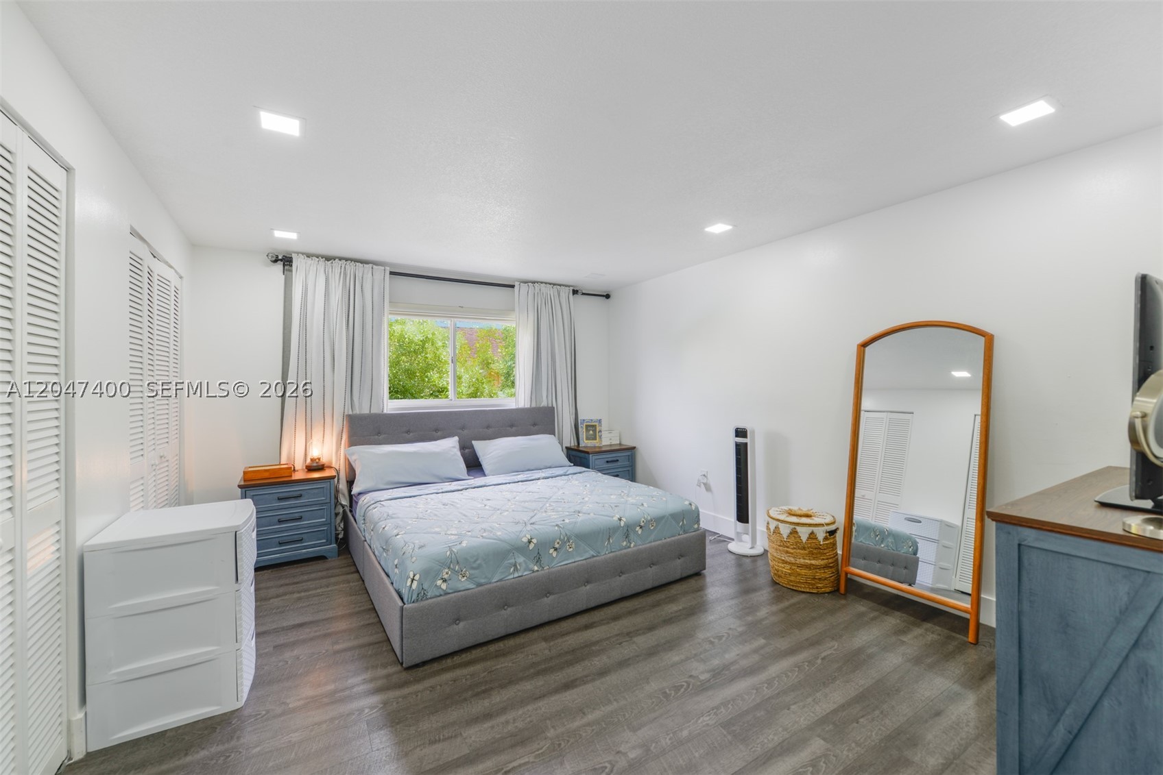 WATERVIEW CONDO - Residential