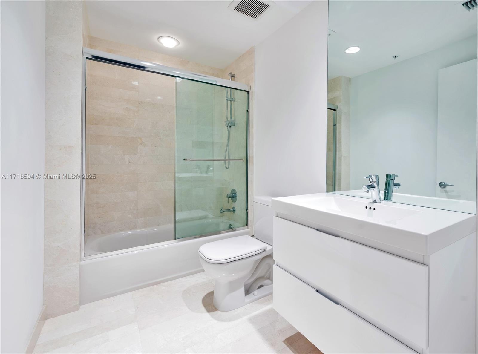 THE RESERVE MARINA PALMS - Residential
