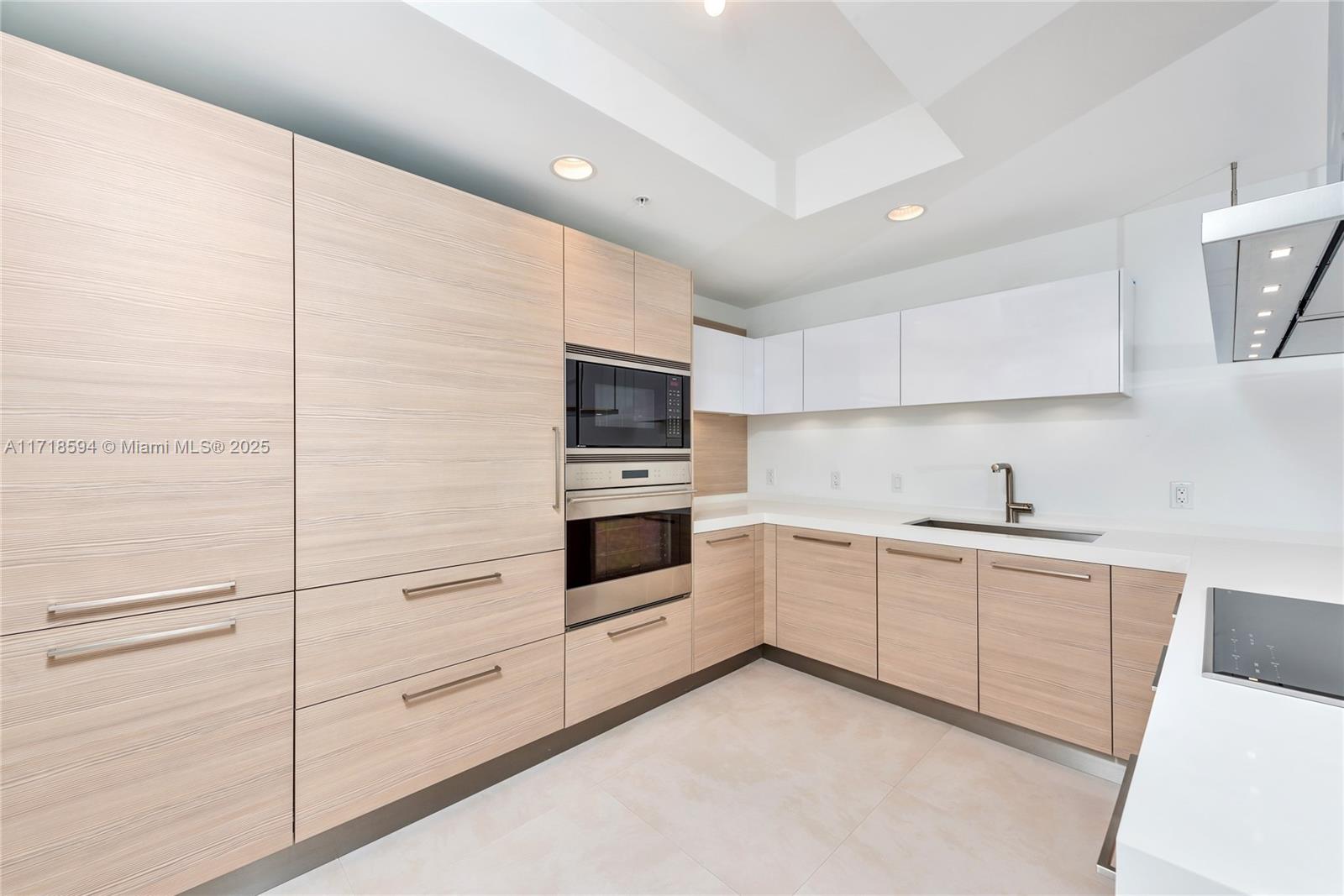 THE RESERVE MARINA PALMS - Residential