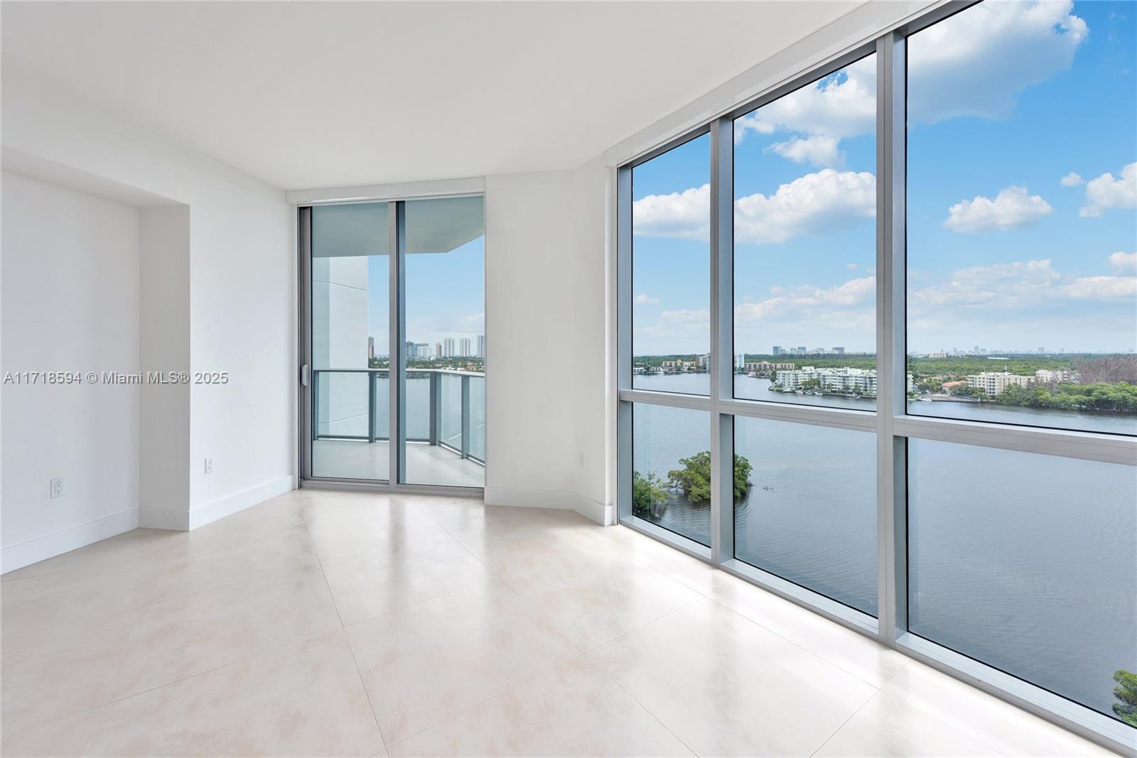 THE RESERVE MARINA PALMS - Residential