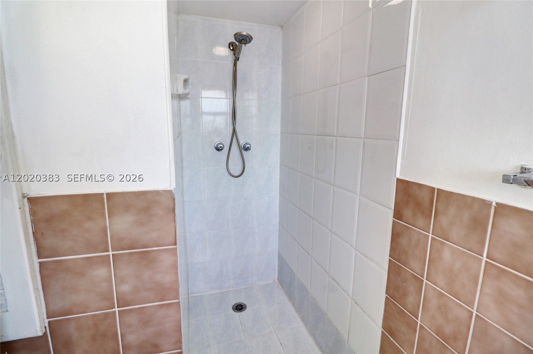 CAPRI GARDENS CONDO - Residential
