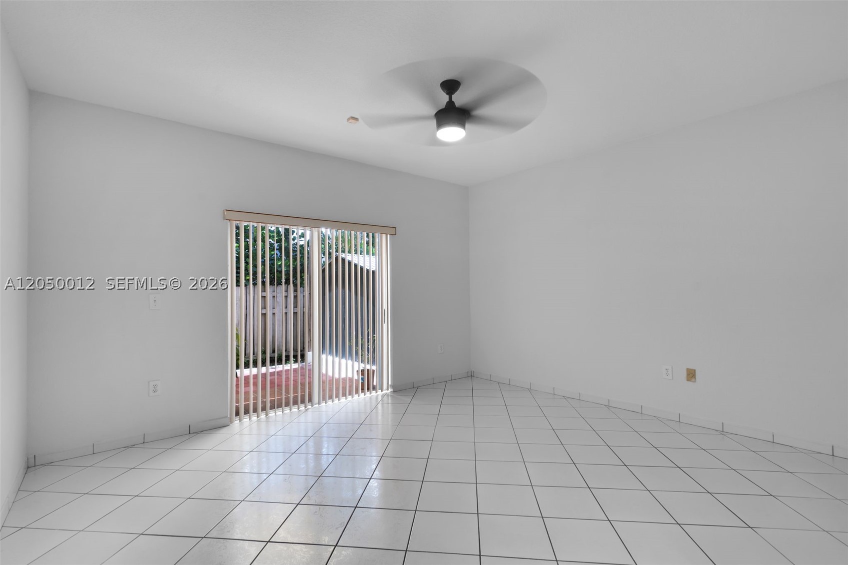 FLORIDA TROPICAL ESTATES - Residential