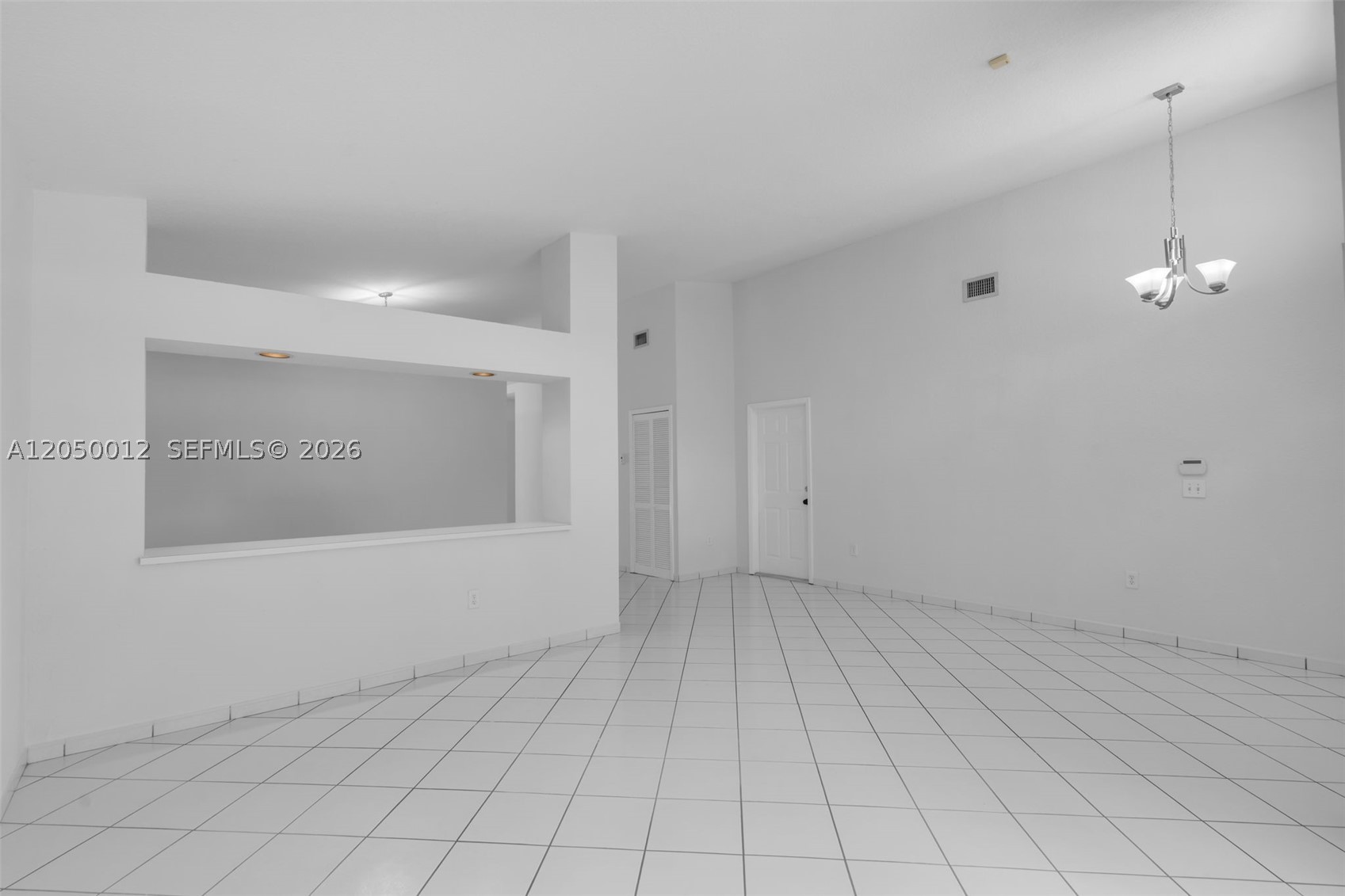 FLORIDA TROPICAL ESTATES - Residential