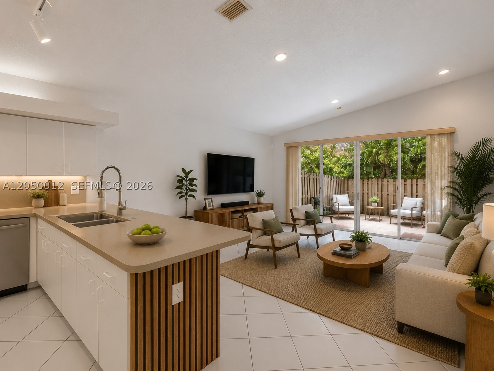 FLORIDA TROPICAL ESTATES - Residential