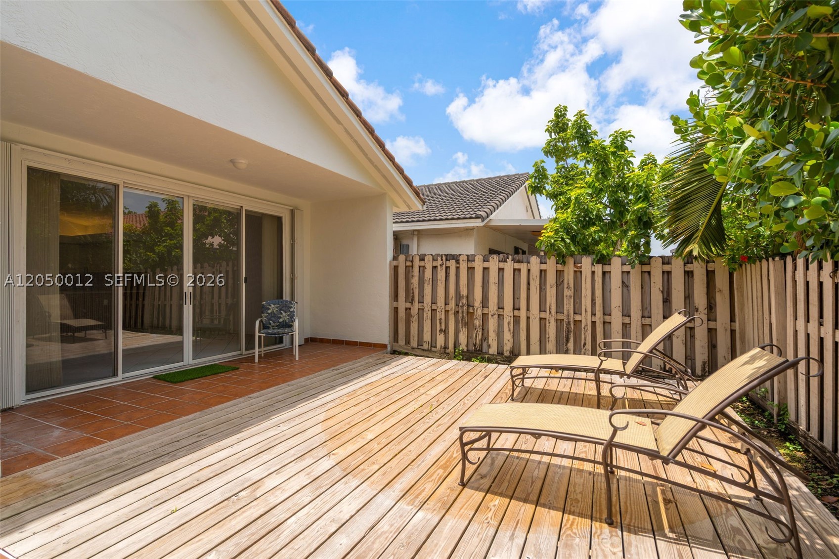 FLORIDA TROPICAL ESTATES - Residential