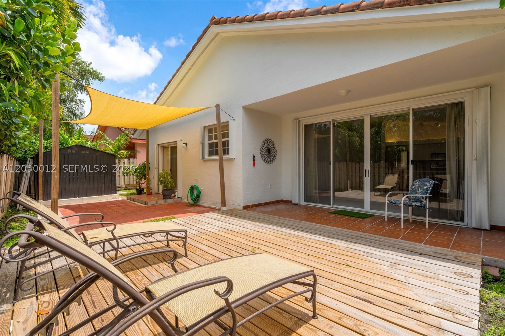 FLORIDA TROPICAL ESTATES - Residential