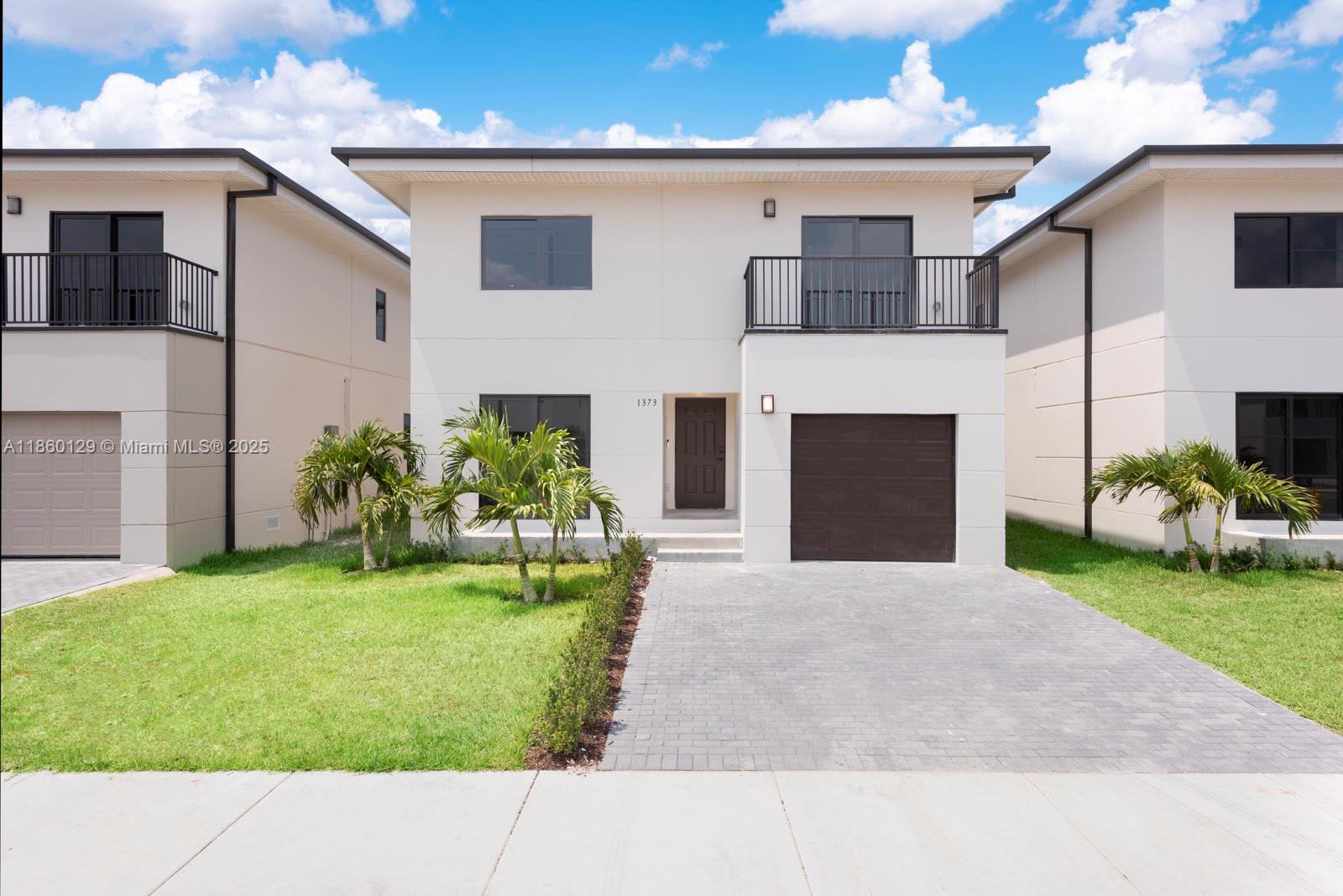 Open Daily Move In ready New Construction Low Rate and Closing Costs Credits when using developers preferred
lender. On Alba, A new community by Onx Homes featuring Pure Concrete Home built with X+ Construction
technology. Currently under construction, Model E Collection N with White-Grey Facade offers 5 bedrooms, 3
baths, including a guest suite with full bath on the first floor. The home boasts high-impact glass windows, high
ceilings, porcelain flooring, the kitchen features a comfortable island, stainless steel appliances, soft-close
cabinets, modern and beautiful cabinets. quartz countertops, built in pantry. LED lights, and an EV charger port
connection included in the garage. Laundry with washer and dryer included.
