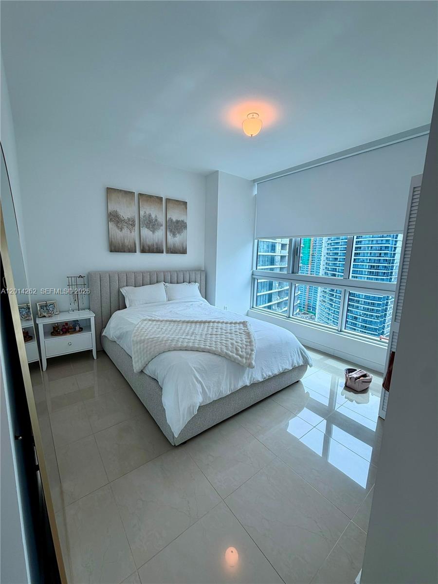 MET 1 CONDO - Residential