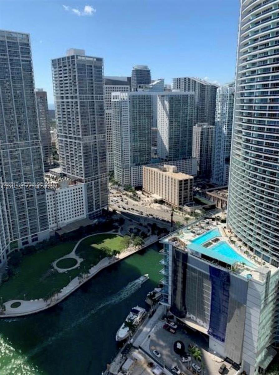 MET 1 CONDO - Residential