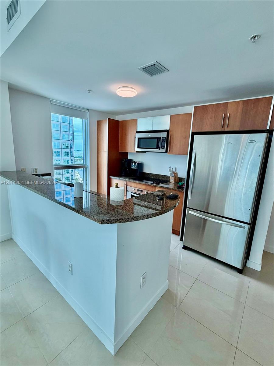 MET 1 CONDO - Residential