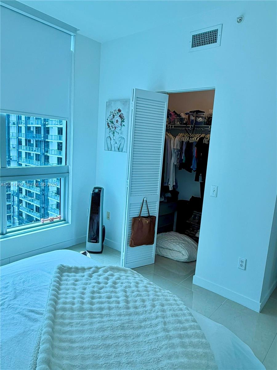 MET 1 CONDO - Residential
