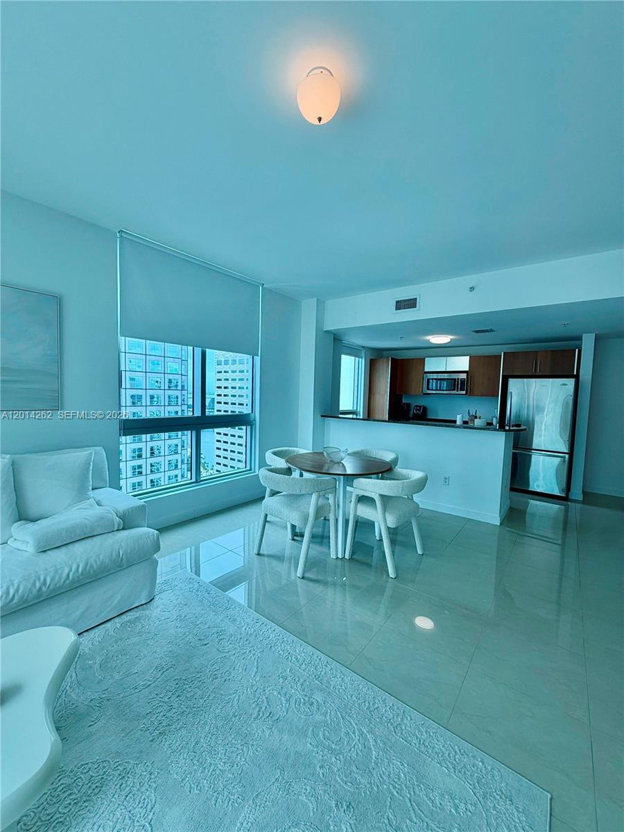 MET 1 CONDO - Residential