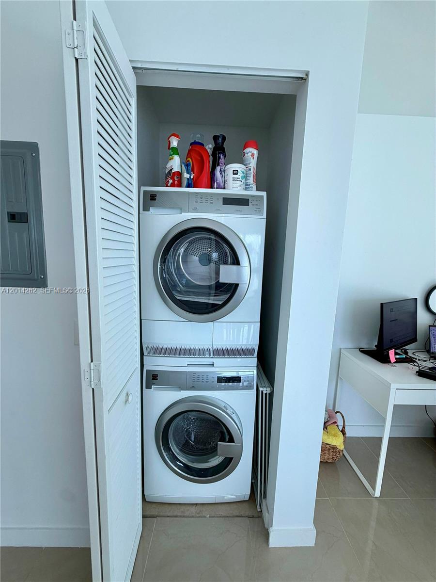 MET 1 CONDO - Residential