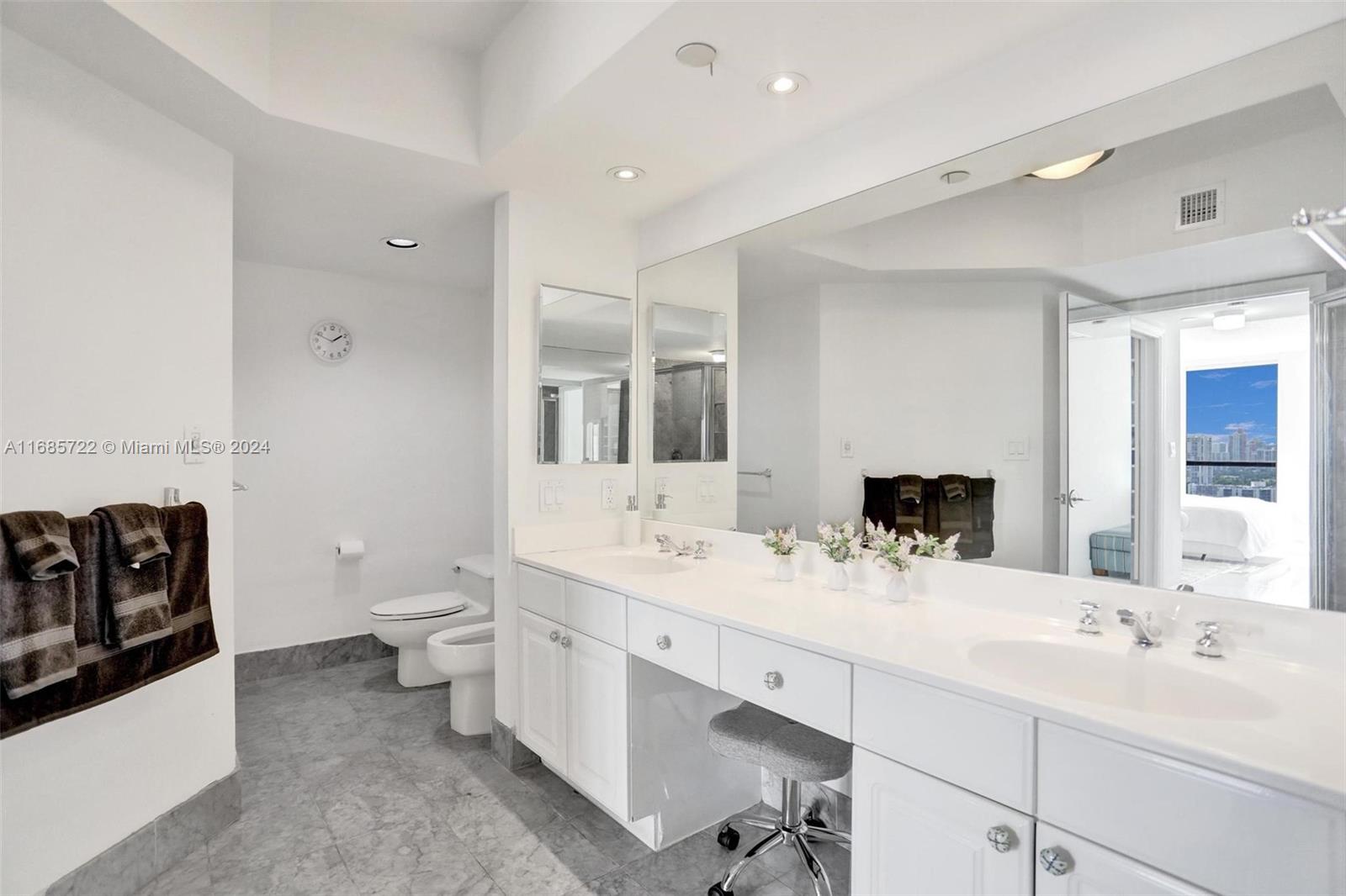 HARBOR TWS AT THE WATERWA - Residential Lease