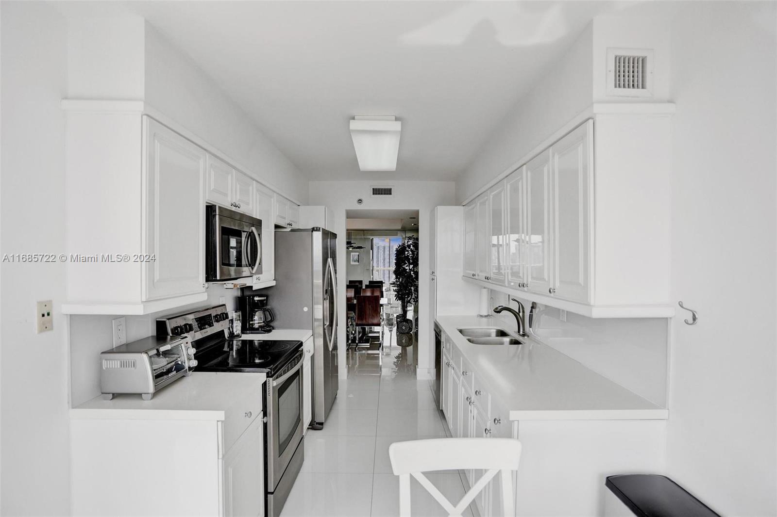 HARBOR TWS AT THE WATERWA - Residential Lease