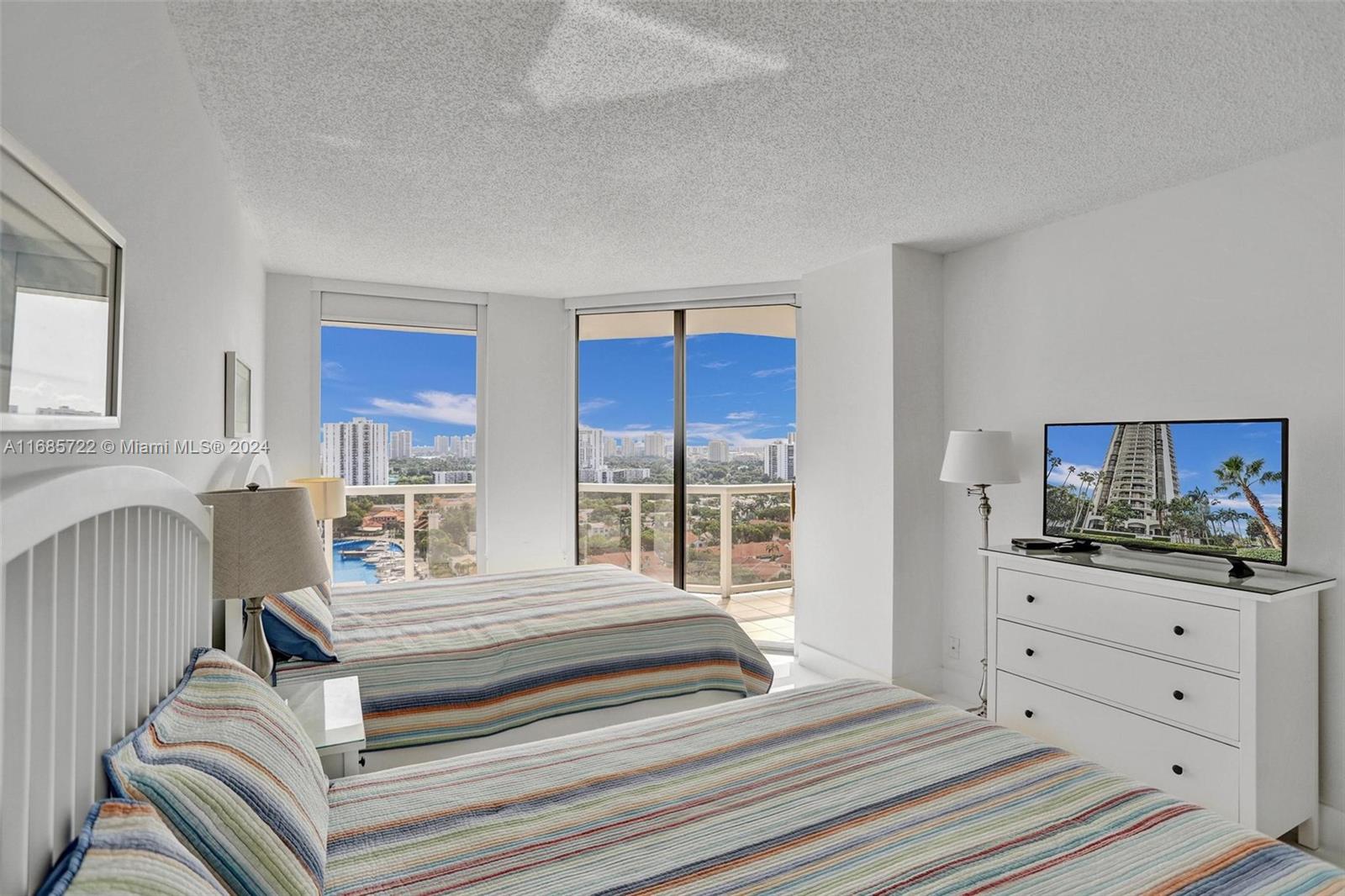 HARBOR TWS AT THE WATERWA - Residential Lease