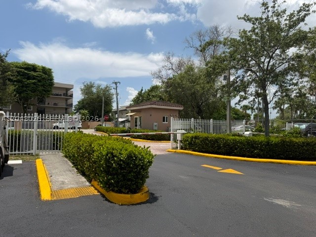 SUMMIT CHASE CONDO - Residential