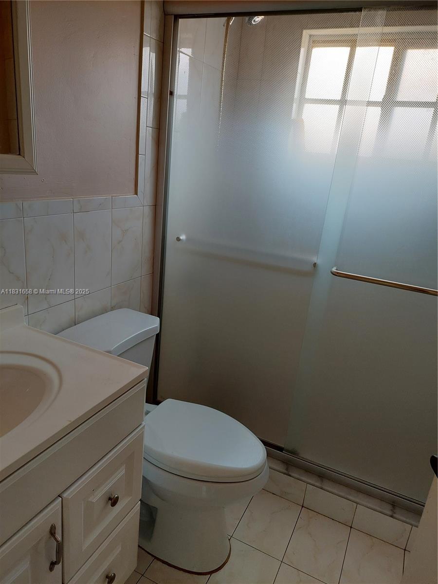 WEST PALM VILLAS III COND - Residential