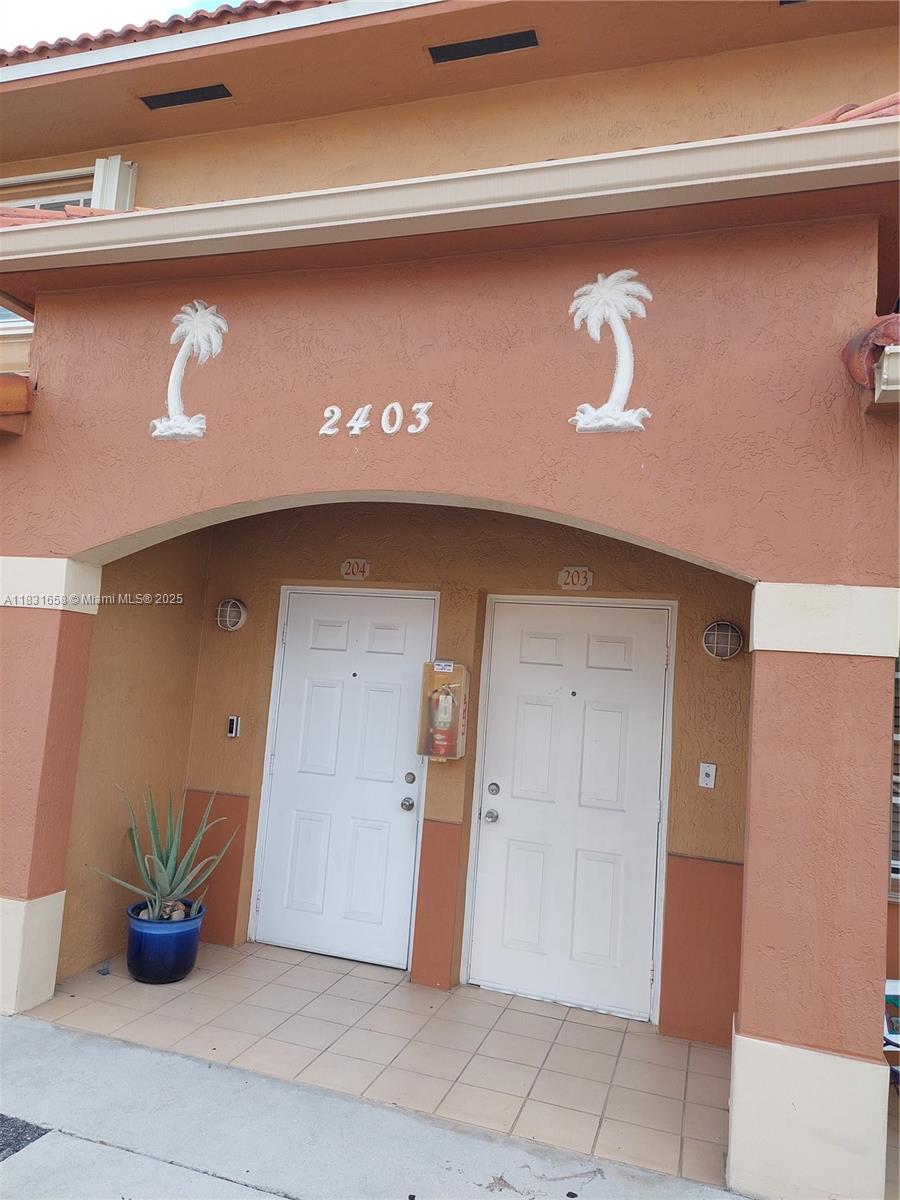 WEST PALM VILLAS III COND - Residential