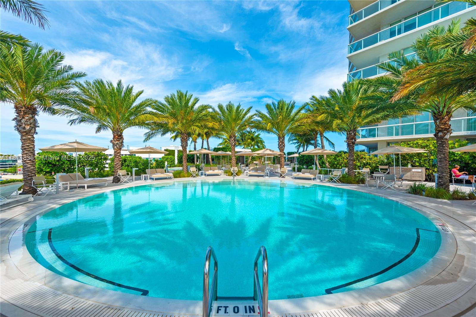 ICON CONDO - Residential