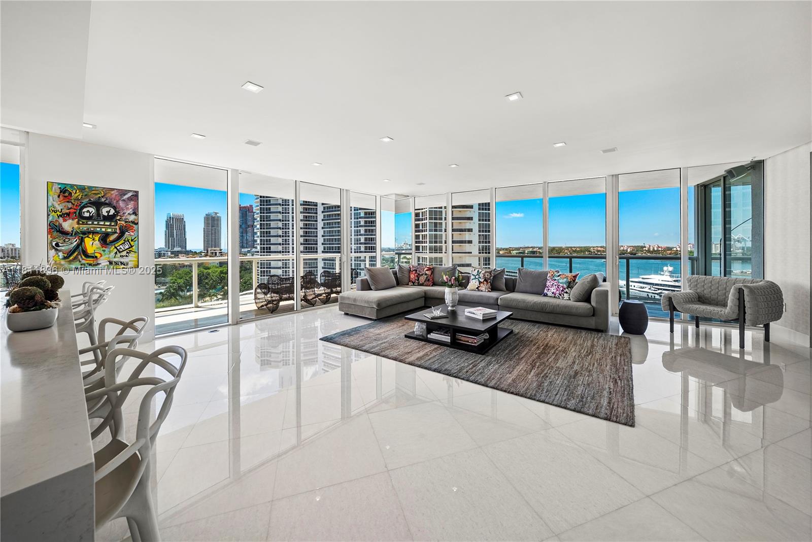 ICON CONDO - Residential