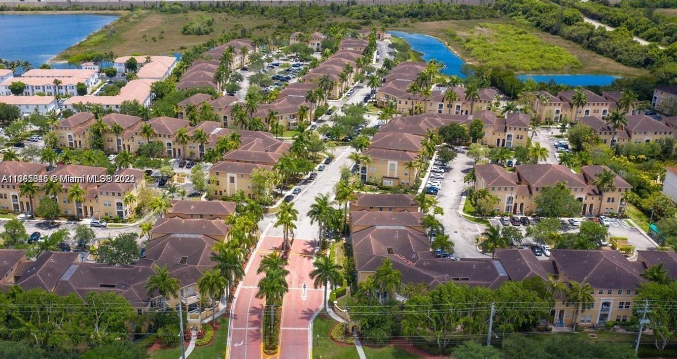 COURTYARDS ONE CONDO - Residential
