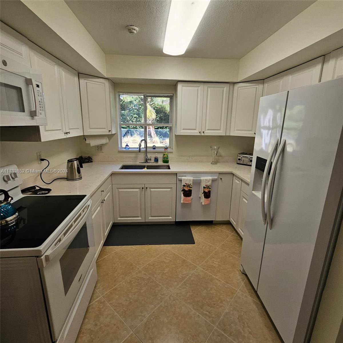 BOCA TRAILS 1 - Residential Lease