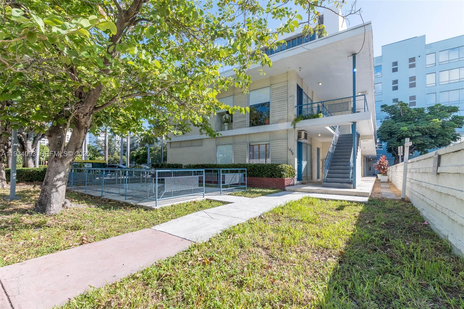 GOLF COURSE SUB AMD PL - Residential Lease