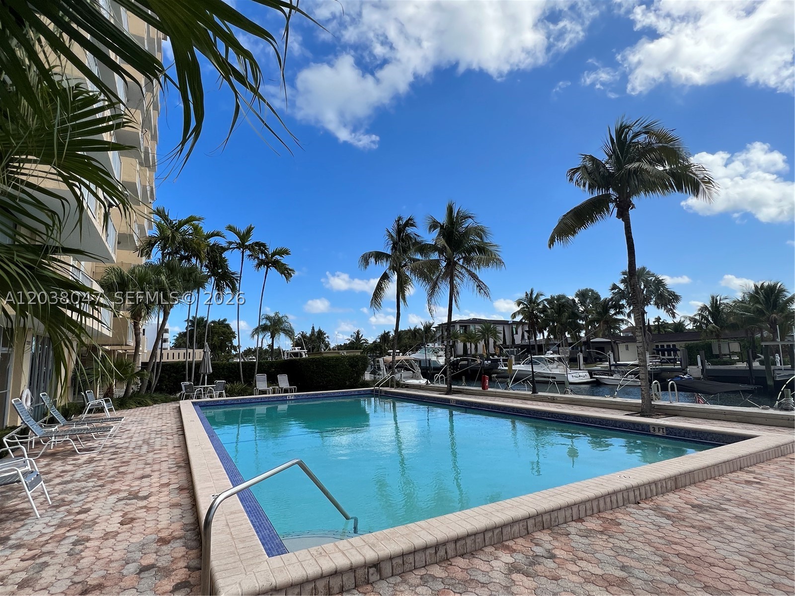 Amazing canal and intracoastal views. Beautifu unit. Spacious. 2 bedroom and 2 full baths. I can't recommend this location enough. It's wonderful to be close to schools and shopping! And the added perk of watching the boats from my balcony? Talk about the perfect life! Please use showassits.