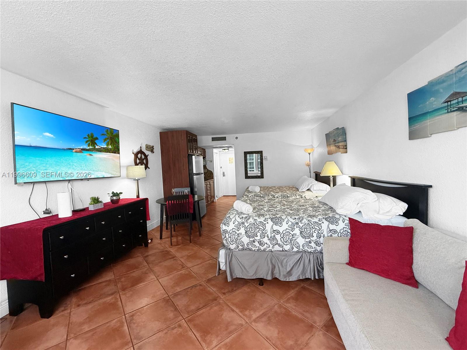 THE AVENTURA BEACH CLUB C - Residential