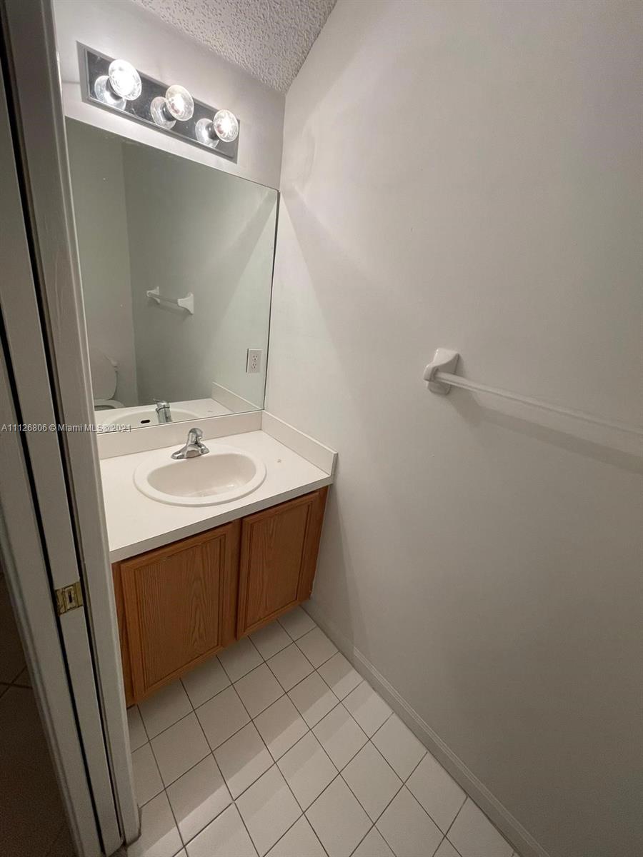 PALMBROOKE TOWNHOMES - Residential Lease
