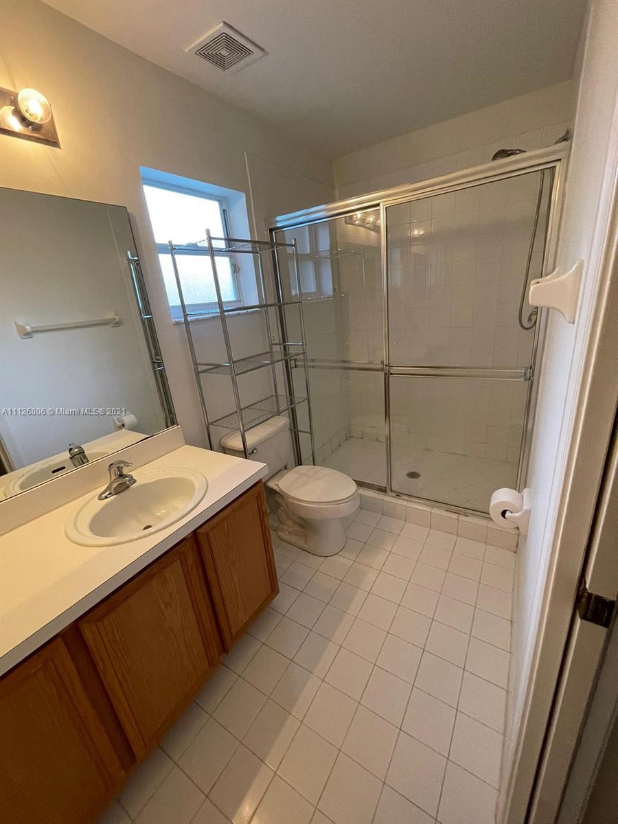 PALMBROOKE TOWNHOMES - Residential Lease