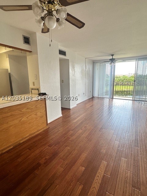 GREAT 3/2 UNIT IN VERY WELL CONDITION. GREAT LOCATION! BEST PRICE IN THE AREA FOR A 3/2 UNIT. GOOD STARTING READY TO MOVE IN OR INVESTMENT PROPERTY. AMAZING VIEW OF THE LAKE. UNIT COUNTS WITH ONE STORAGE AND COMMUNITY LAUNDRY. VERY CENTRALLY LOCATED, CLOSE TO THE AIRPORT, DOWNTOWN, MALLS, AND RESTAURANTS. THE APT IS RENTED FOR $2600 PER MONTH. THE CONDO HAS RESERVES. DON'T MISS THIS OPPORTUNITY.