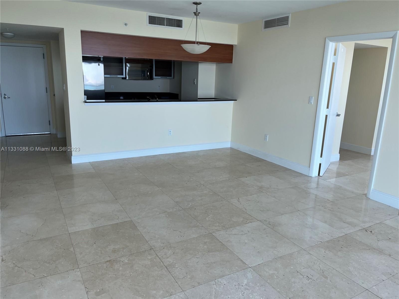 1800 CLUB CONDO - Residential Lease