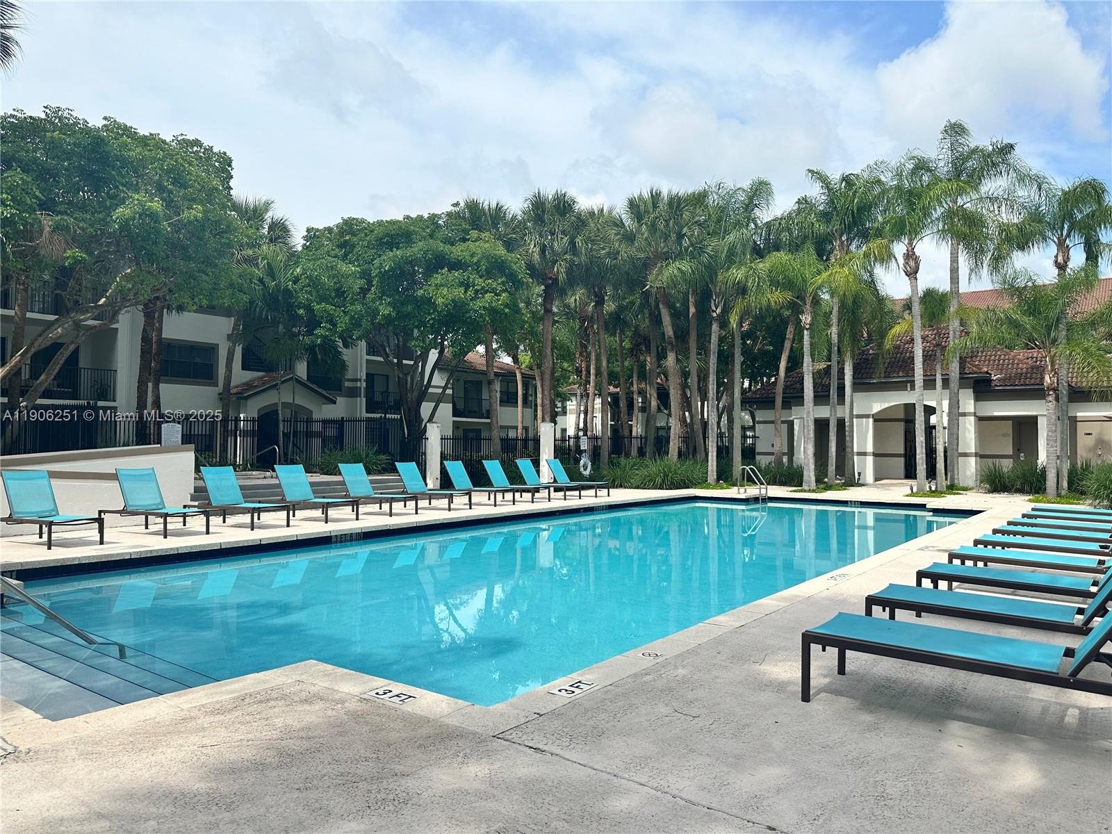 HOLLYWOOD PARC CONDOMINIU - Residential Lease
