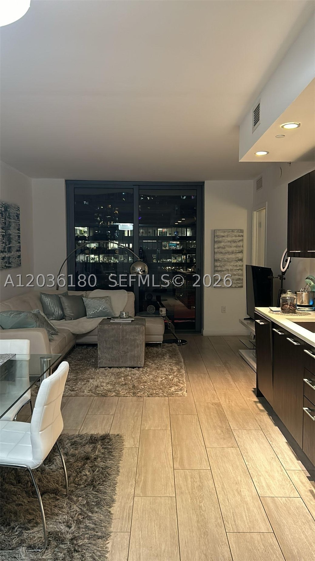 BRICKELL HEIGHTS EAST CON - Residential Lease