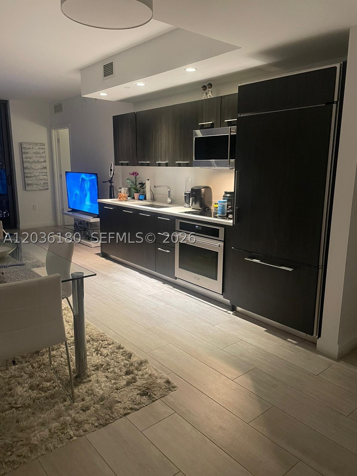 BRICKELL HEIGHTS EAST CON - Residential Lease