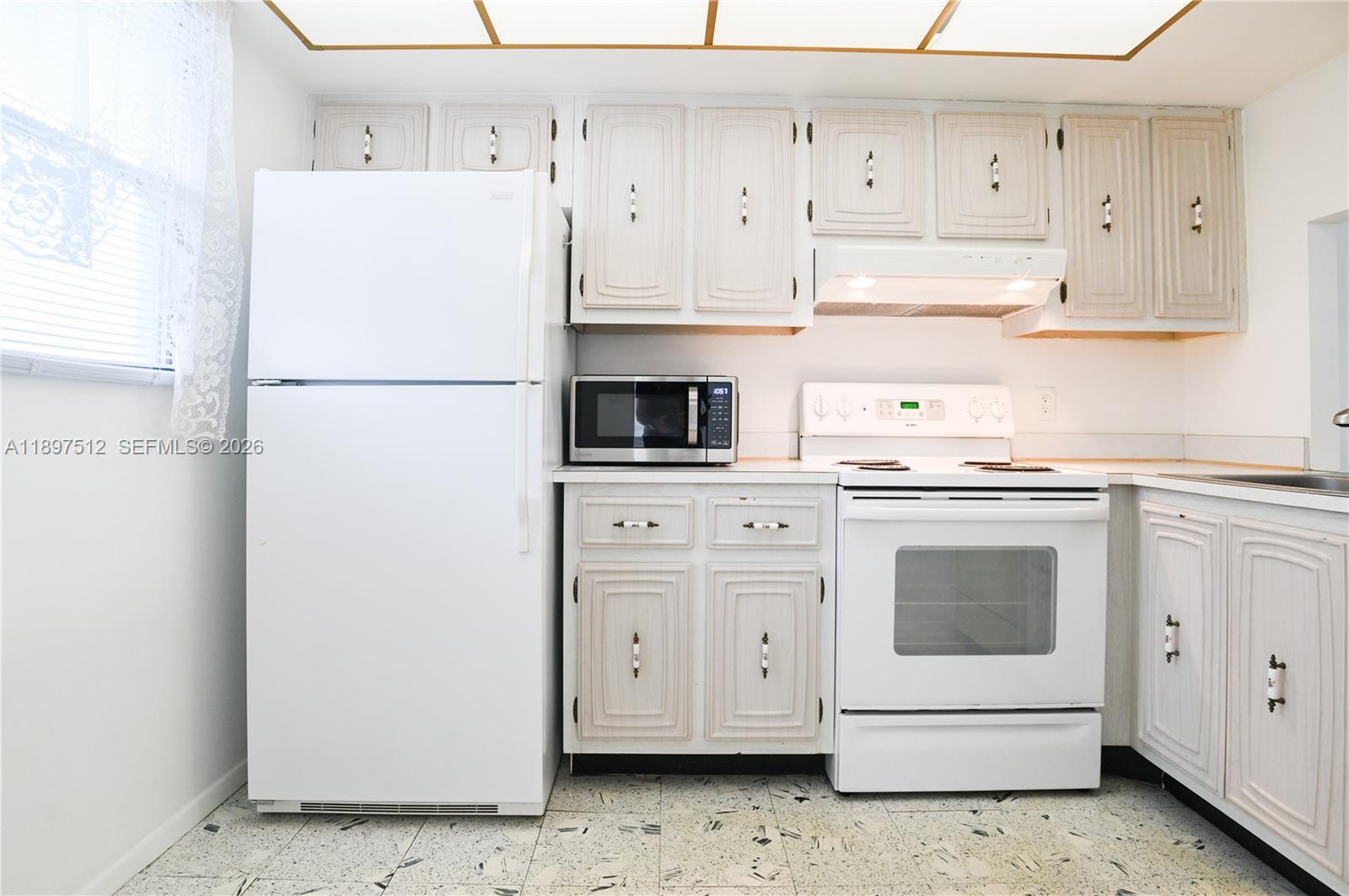 ROYAL PARK CONDO - Residential