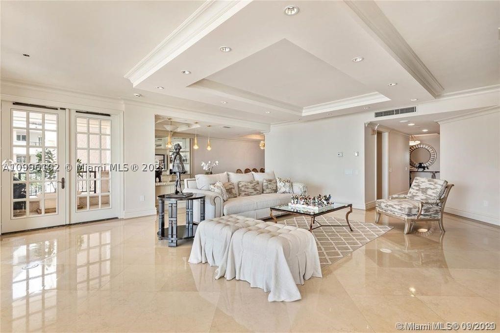 7400 OCEANSIDE AT FISHER - Residential