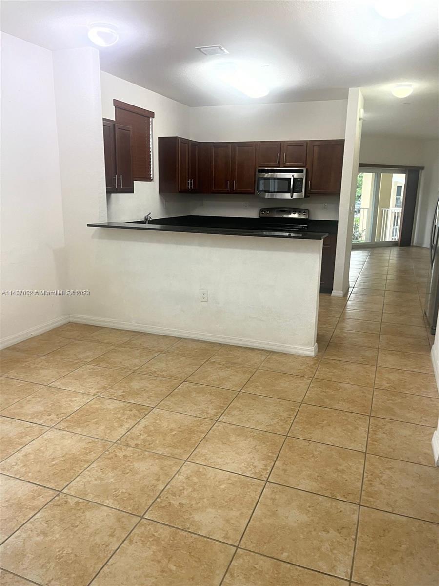 CORONADO AT DORAL VII CON - Residential
