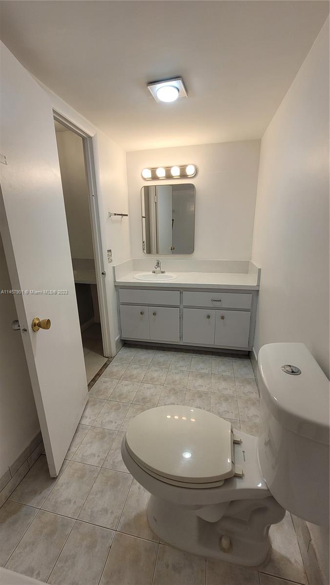 ROYAL OAKS CONDO - Residential Lease
