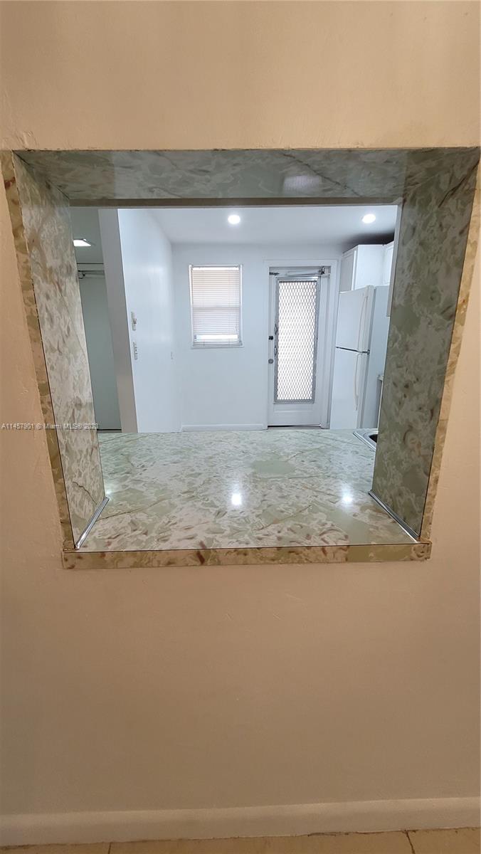 ROYAL OAKS CONDO - Residential Lease