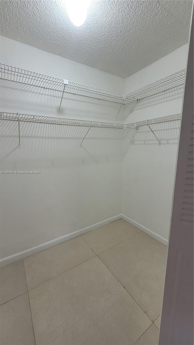 ROYAL OAKS CONDO - Residential Lease